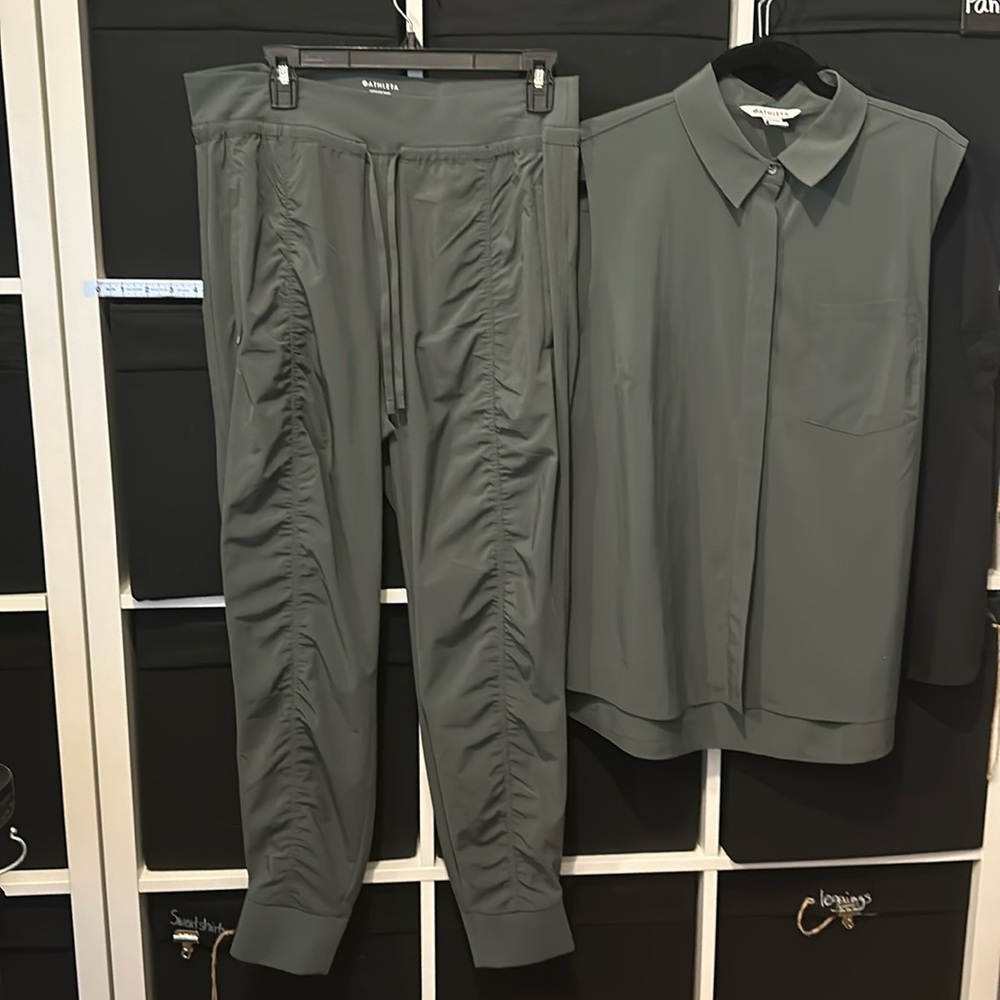 EUC Athleta Attirude Mid-Rise Jogger Size 14 Gray/Green